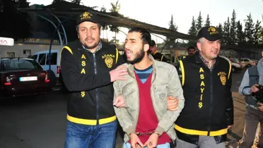 'Ne Bakıyorsun Lan' Diyen Şahsı Silahla Yaraladı