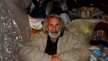 15 Yıldır Sokakta Yaşıyor