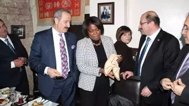 Bakan Çağlayan'a Yemeni Hediye Edildi