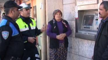 Sahte Komiser Baltayı Taşa Vurdu