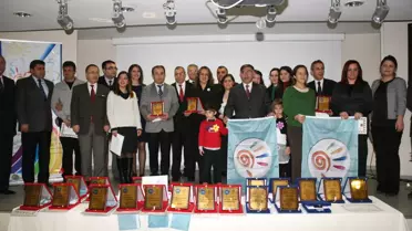 Düzce Milli Eğitim Müdürlüğü Başarılı Okulları Ödüllendirdi