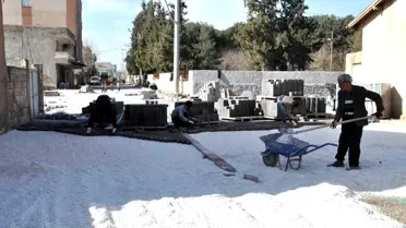 Akçakale'de Mezarlık Çevresi Kilitli Parke Taşıyla Döşeniyor