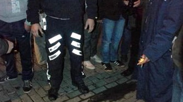 Kendi Köpeğini Korumak İsteyen Polis, Silahını Kullandı
