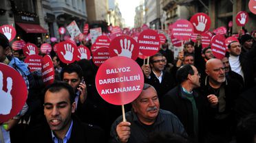 Beyoğlu'nda Darbe Protestosu