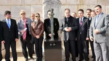Eşsiz Herme Heykeli Kültür ve Turizm Bakanı Günay'a Tanıtıldı