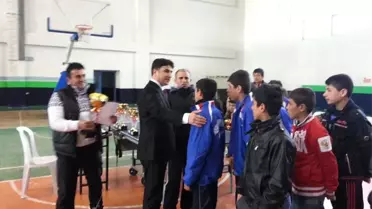 Tenis Turnuvasında Kupalar Sahiplerini Buldu