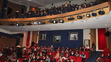 Tiyatroseverler Toros Canavarı'nı İzlediler