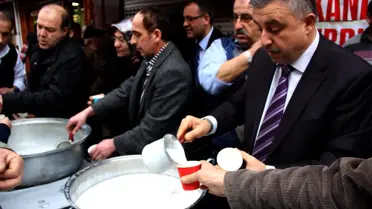 Belediye'den 2 Bin 500 Kişiye Sıcak Salep