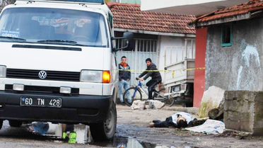 Eşiyle İlişkisi Olan Arkadaşını Öldürdü