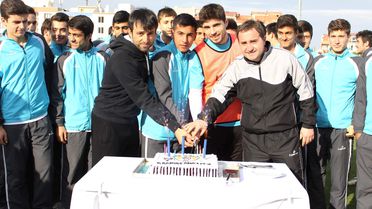 Manisaspor'dan, U16 Takımına Pastalı Kutlama