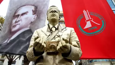 Uğur Mumcu Karşıyaka'da Meşaleyle Anıldı