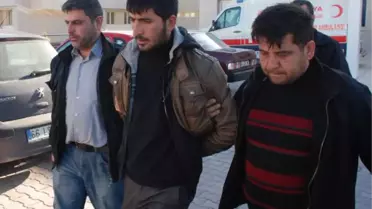 Babaannesinin Cenazesinde, Kuzenlerini Pompalı Tüfekle Vurdu