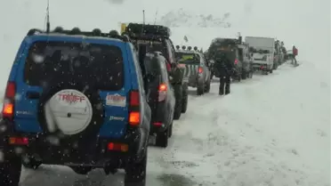 Karne Hediyesini Karlar Arasında Getirdiler