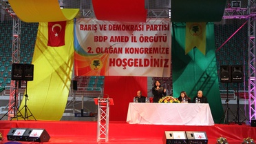 BDP Kongresinde Türk Bayrağı