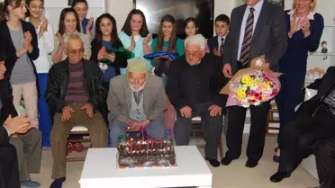 100 Yaşında İlk Doğum Gününü Kutladı
