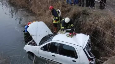 Otomobil Su Kanalına Uçtu: 2 Yaralı