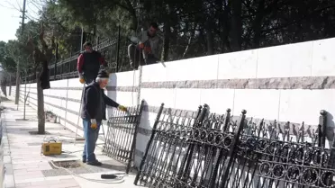 Manisa Belediyesi Bakımsız Duvarları Yeniliyor