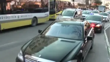 Bursa'da Vatandaşlar Bakan Çelik'ten Ayaküstü İş İstediler
