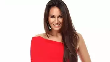Eda Taşpınar Yatarak Para Basıyor