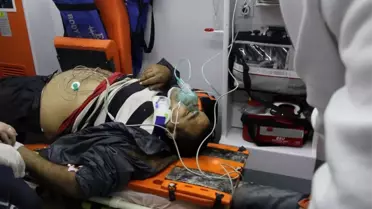 Adana'da Yolcu Otobüsüyle Otomobil Çarpıştı: 5 Yaralı