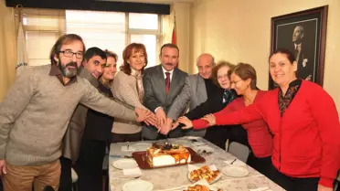 Başkan Doğan İzmit Lisesi Mezunları Derneği'ni Ziyaret Etti