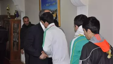 Başkan Altın Çocukları Altınla Ödüllendirdi 
