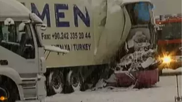 Rumen Otobüsü Türk Tır'ına Çarptı Almanya'da Aşırı Kar Yağışı ve Buzlanma Nedeniyle Kontrolden...