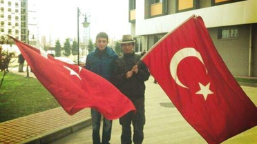 Ellerindeki Türk Bayraklarıyla Ergin Saygun'a Kan Vermeye Geldiler (3)