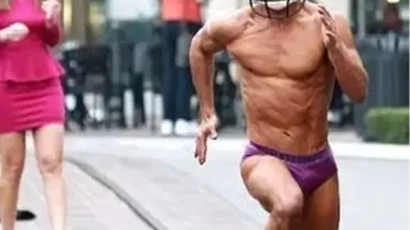 İddia Uğruna İç Çamaşırıyla Koştu