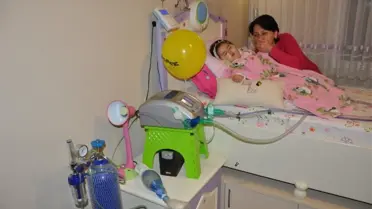 Minik Elif Ece Hayata Tutunmaya Devam Ediyor