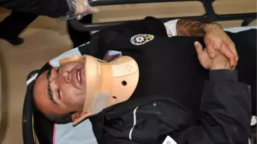 Otomobiline Ceza Yazan Polise Levye Fırlattı