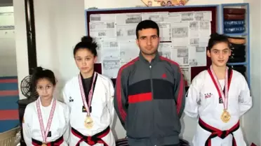 İnşaatı Kontraplakla Çevirip Madalyaları Topladılar