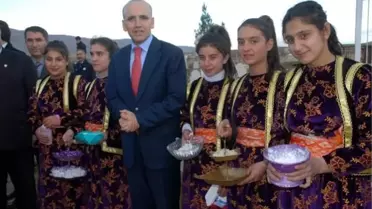 Batman Bakan Şimşek, Restore Edilen Tarihi Türbenin Açılışını Yaptı