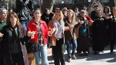 Adıyamanlı Kadınlardan Halaylı Şiddet Protestosu