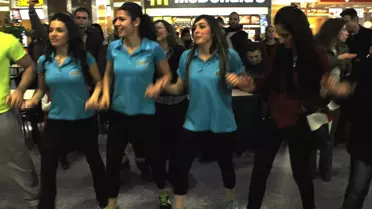 Kadına Karşı Şiddete Son Demek İçin Dans Ettiler
