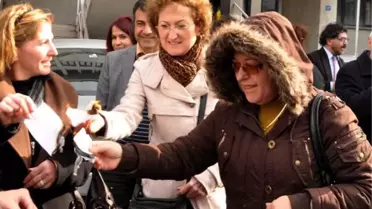 Memurlar Adliye Önünde Bordro Yaktı