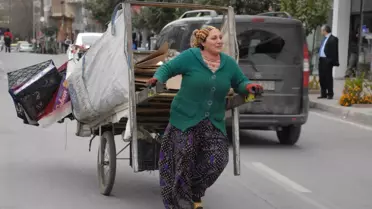 Asker Eşi Çöpten Atık Topluyor