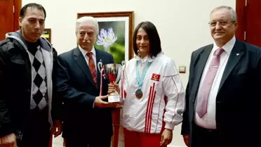 Avrupa Şampiyonu Elif'ten Aldırmaz'a Teşekkür