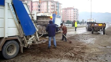 Tır'ın Çarptığı Traktör İkiye Bölündü