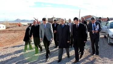 Vali Zübeyir Kemelek Et ve Süt Entegre Tesisleri Arazisinde İncelemelerde Bulundu