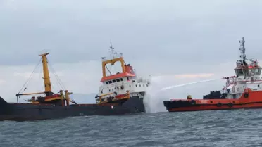 Şarköy Açıklarındaki Gemi Yanmaya Devam Ediyor