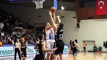 Tofaş-Beşiktaş: 62-74