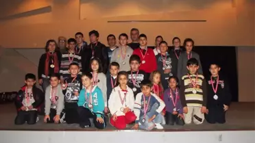 Ayvalık'ta Yeni Yıl Satranç Turnuvası Sonuçlandı