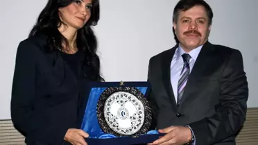 Azeri Vekilden Gençlere Sosyal Medya Çağrısı