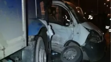 Otomobil Kamyonla Çarpıştı: 1 Ölü, 1 Yaralı