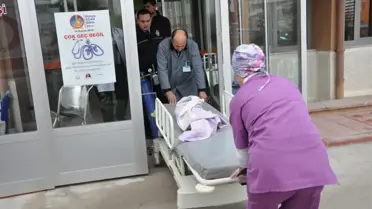 Babası Tarafından Dövüldüğü İddia Edilen Minik Ayşenur'u Milletvekilleri Ziyaret Etti