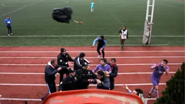 Taraftar ve Futbolculara Biber Gazı
