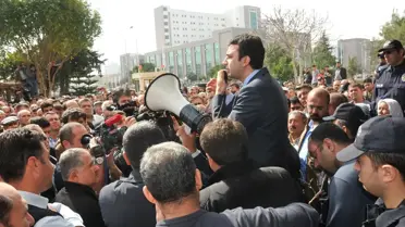 Defterdarlık Önünde 2b Eylemi