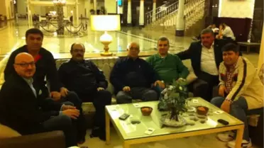 Kamil Akdoğan'a Plaket Verildi