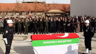 Otomobiliyle Tır'ın Altına Giren Komiser Öldü